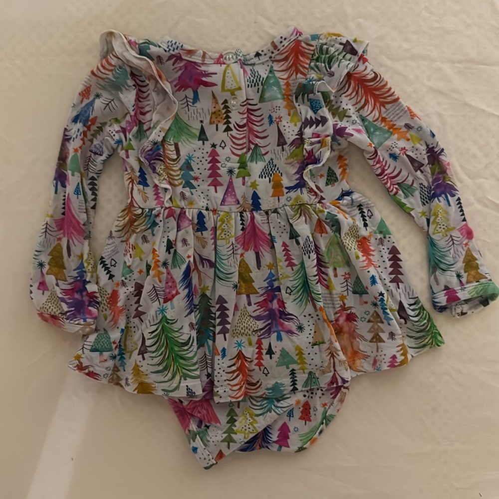 Outfit - Picture 2 of 2